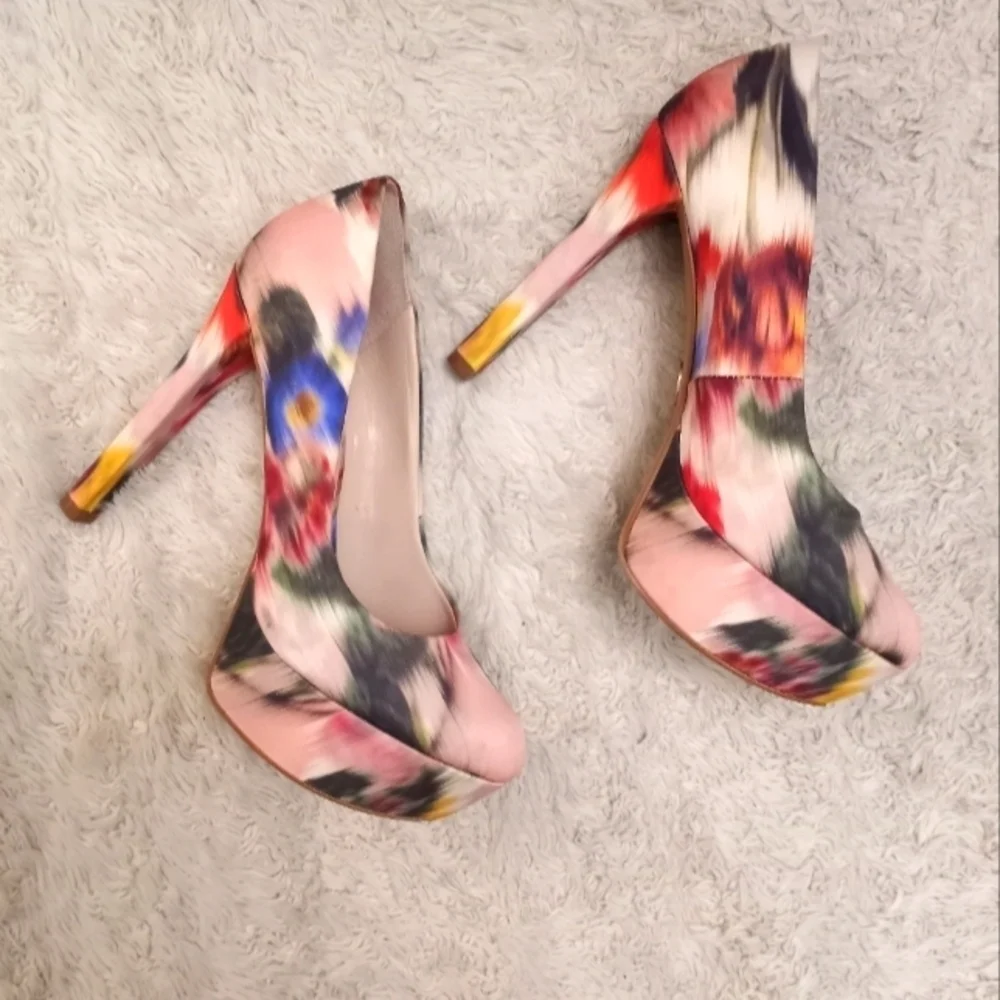 GUESS Ette Pastel Pink Blue Watercolor Floral Indie Sleeze Y2K Platform Heel 7